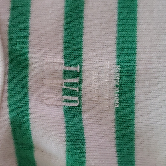 Gap green and white striped top, size medium petite - Picture 3 of 4